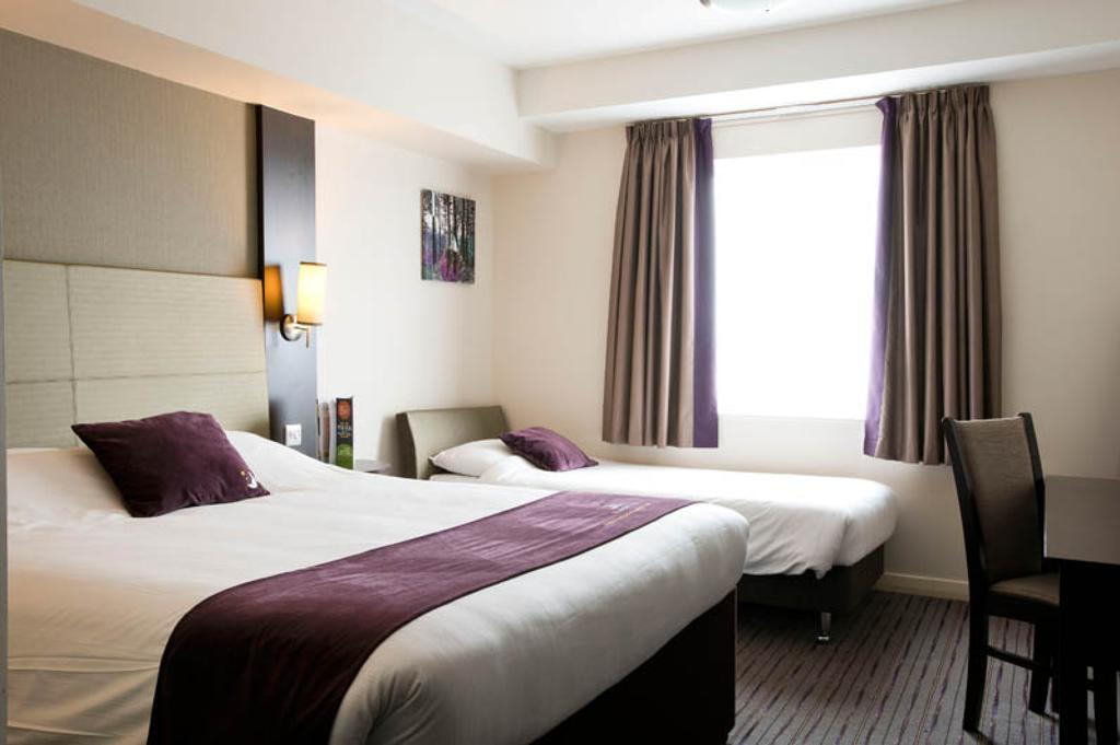 Premier Inn Falkirk - Larbert Exterior photo