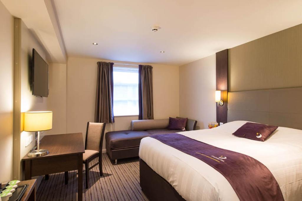 Premier Inn Falkirk - Larbert Exterior photo