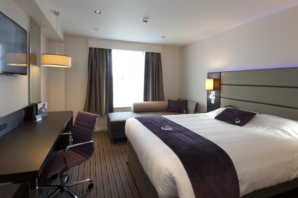 Premier Inn Falkirk - Larbert Exterior photo