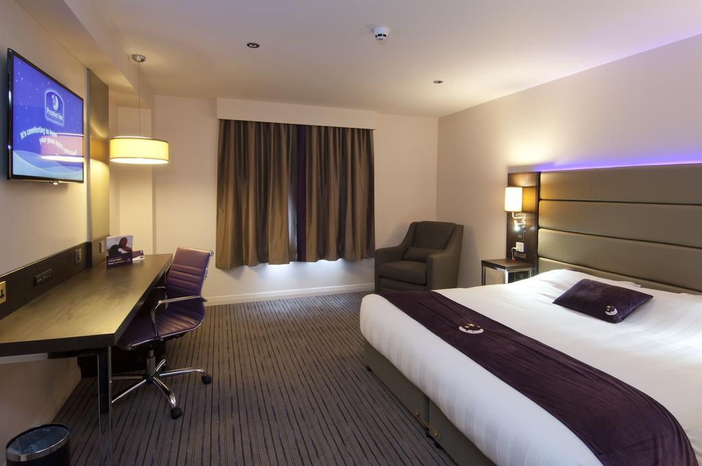 Premier Inn Falkirk - Larbert Exterior photo