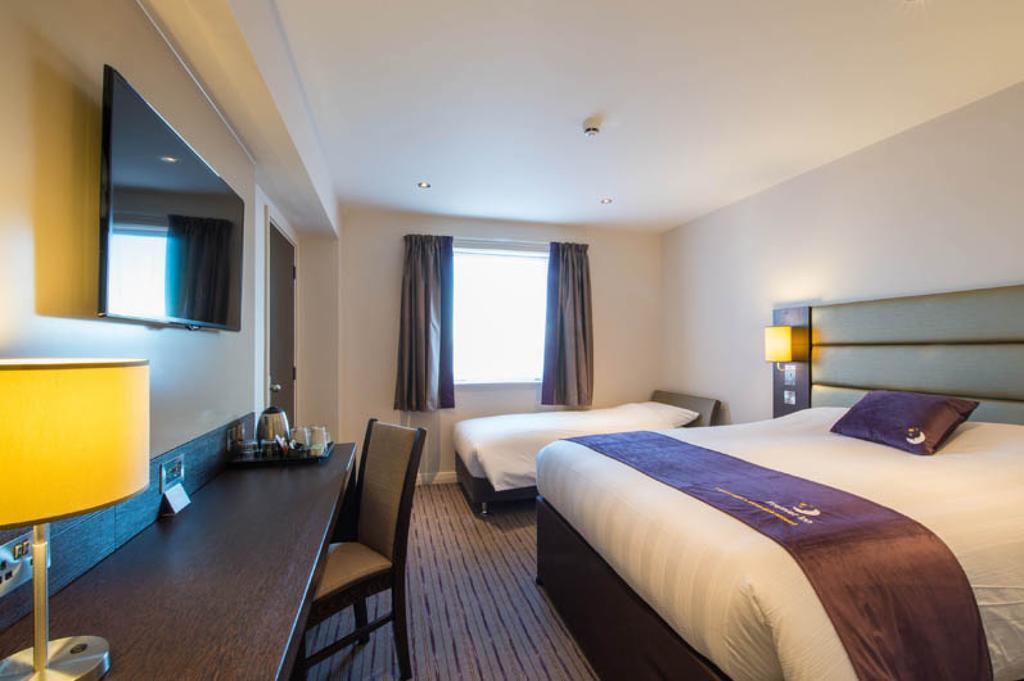 Premier Inn Falkirk - Larbert Exterior photo