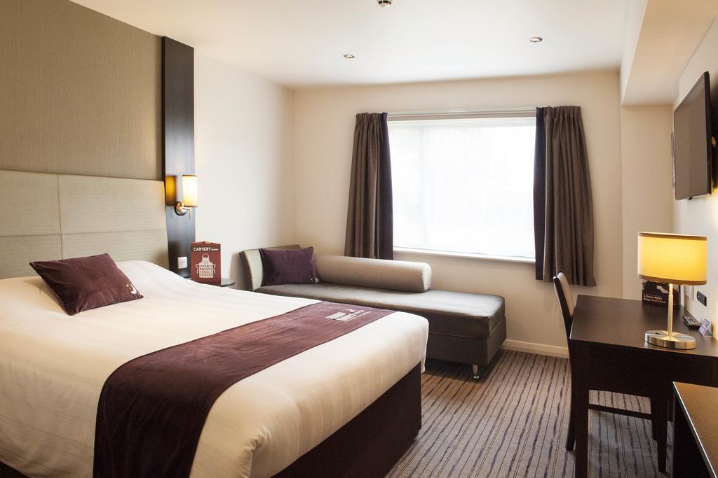 Premier Inn Falkirk - Larbert Exterior photo