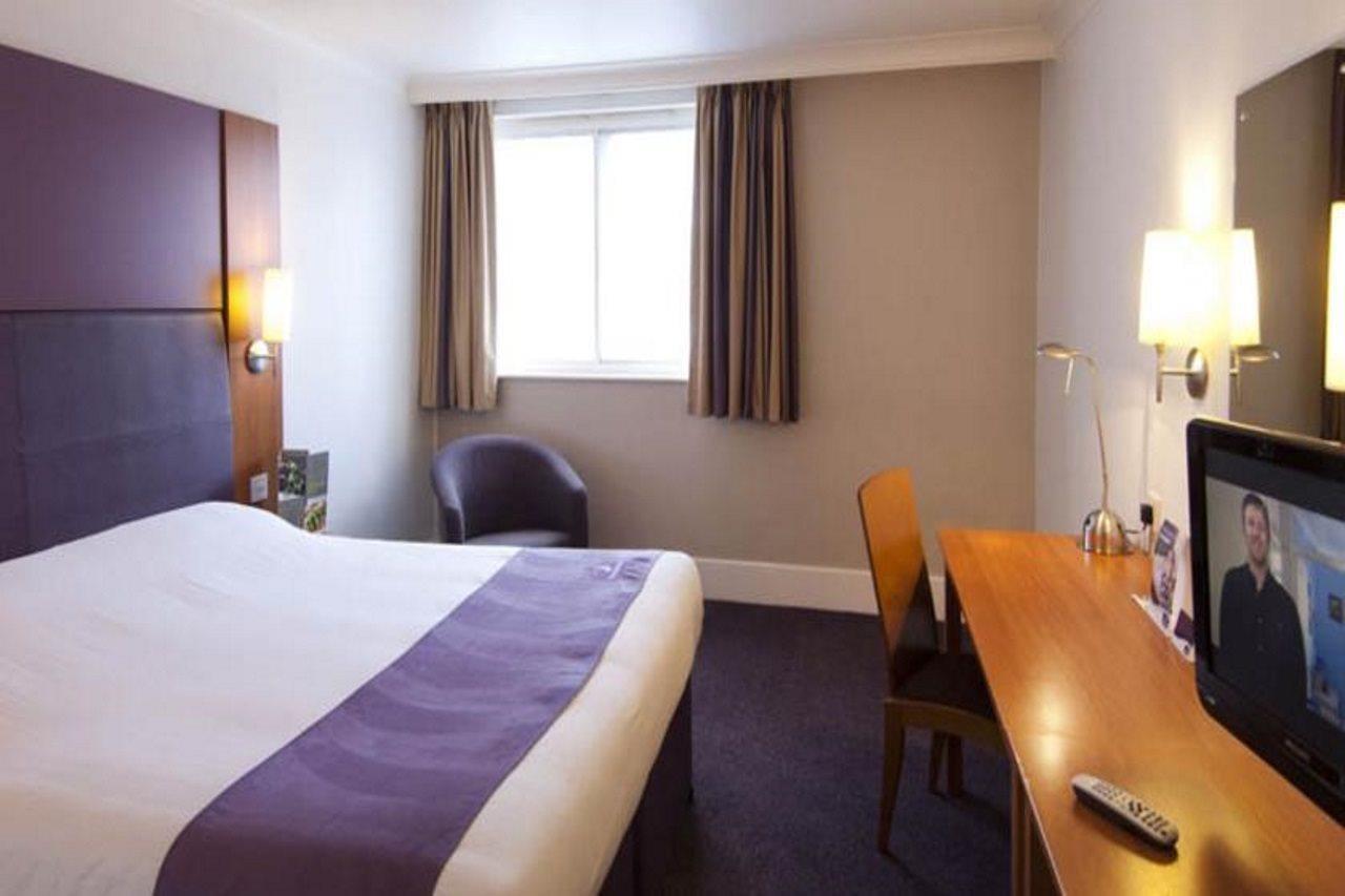 Premier Inn Falkirk - Larbert Exterior photo