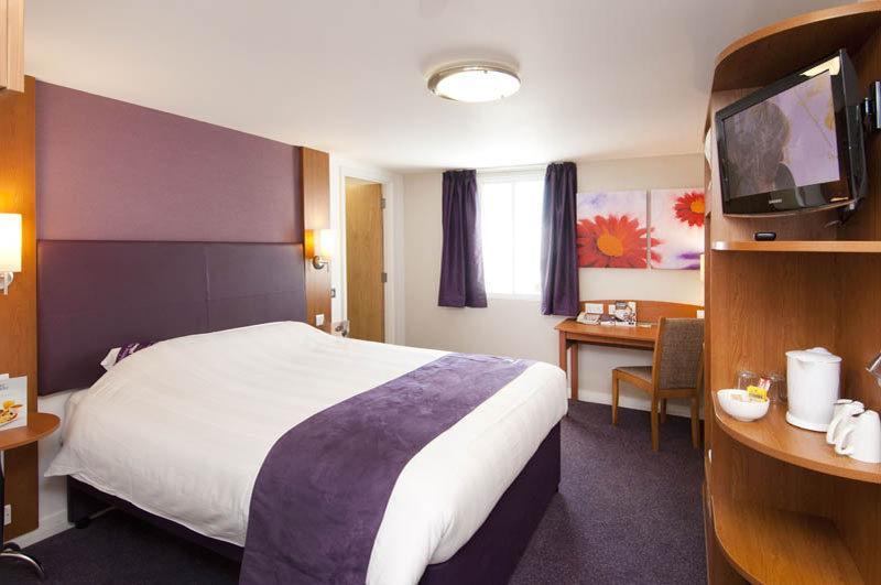 Premier Inn Falkirk - Larbert Exterior photo