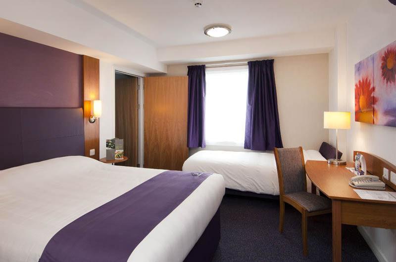 Premier Inn Falkirk - Larbert Exterior photo