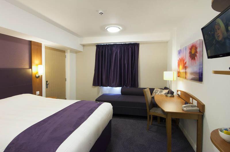 Premier Inn Falkirk - Larbert Exterior photo